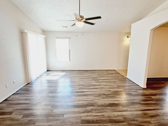 5th image of 840 Prairie Sage Ct SW