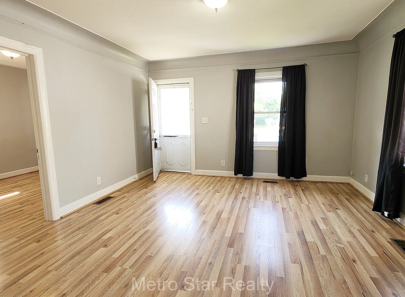 2 bed, 800 sqft, $1,350 — Photo 4