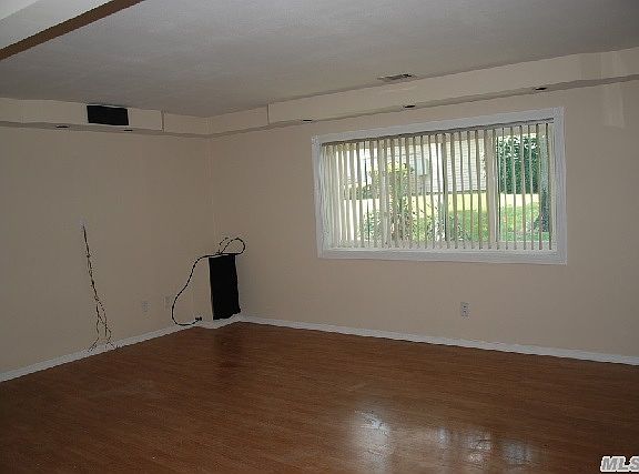3rd image of 208 Storm Dr