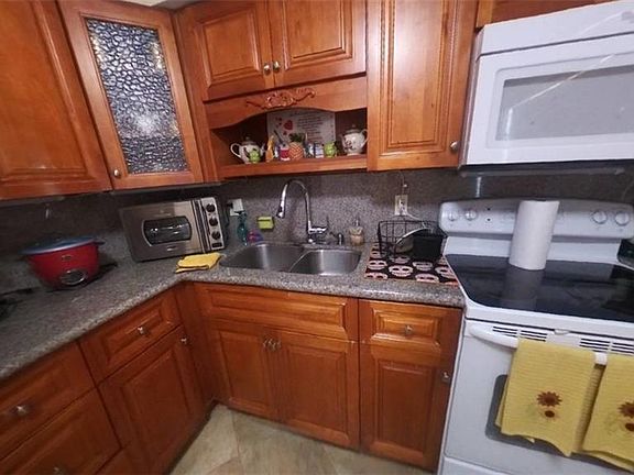 4th image of 715 Fillmore Ave