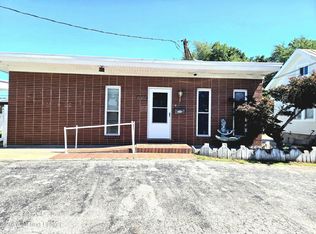 4035 Blanton Ln, Louisville, KY 40216