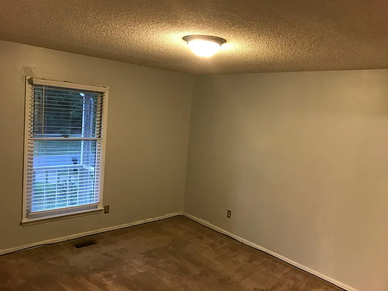 4448 Huntington Dr — Photo 7