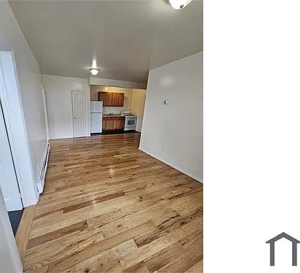 3 bed, 900 sqft, $3,695 — Photo 4