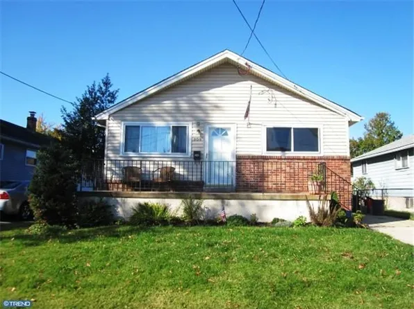 309 Erickson Ave, Essington, PA 19029