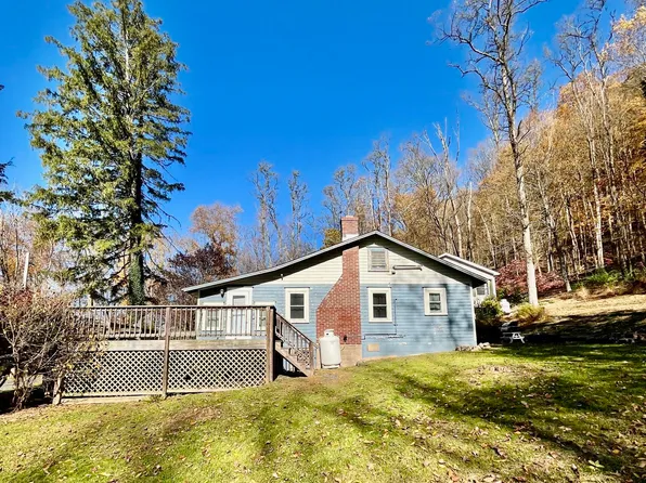 116 Fire House Ln, East Stroudsburg, PA 18301