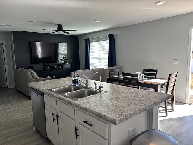 4904 Shurer Ln — Photo 12