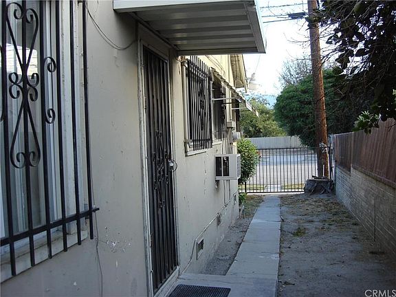 5th image of 585 W 10th St