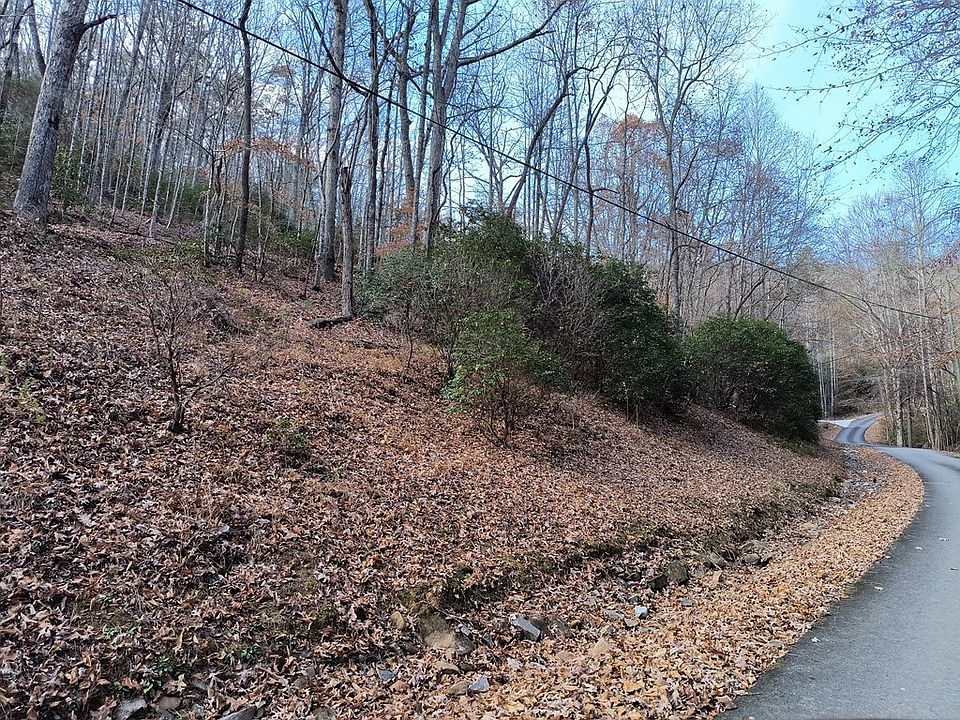 2nd image of 9 Cherokee Cir