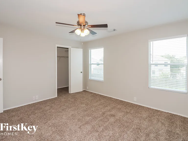 802 Eagles Glide Dr — Photo 7