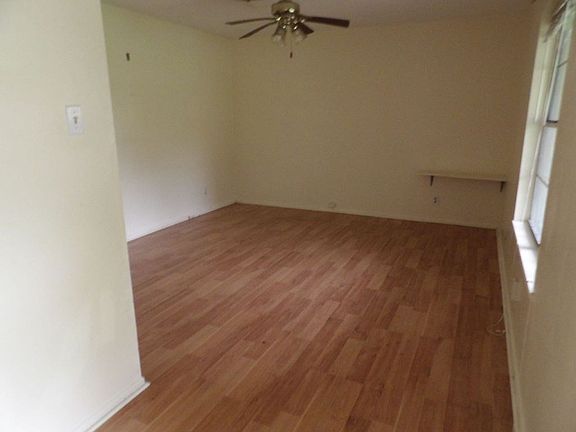 4th image of 1014 E Fannin St