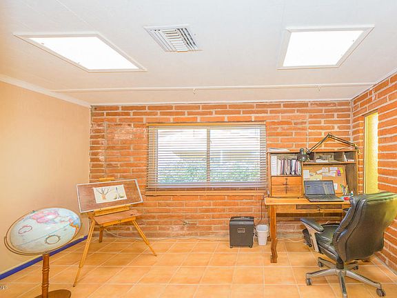 3rd image of 10510 E Observatory Dr