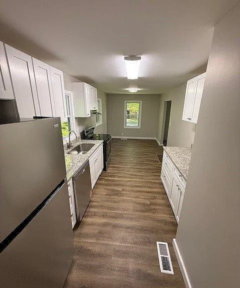 432 13th Ave S — Photo 2