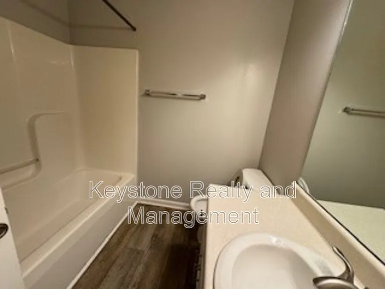 3318 Royster Ln #D — Photo 9