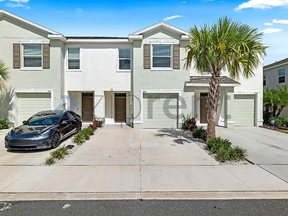 226 Royal Spoonbill Dr