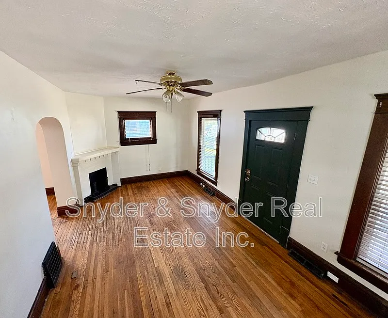 3 bed, 1.5 bath, 1478 sqft, $1,295 — Photo 4