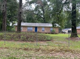 115 Pine Ave W, Satsuma, AL 36572