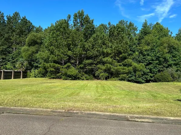 Belle Vallee Dr, Columbus, MS 39705