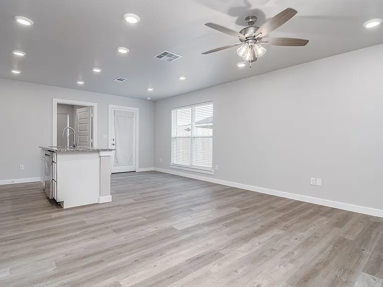 2912 Pitchfork Rd — Photo 4