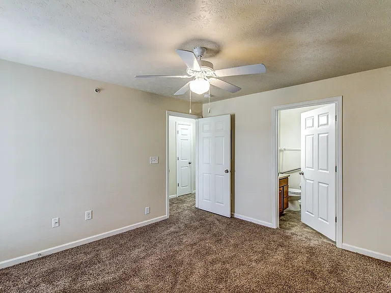 Appleton Apartments — Photo 11