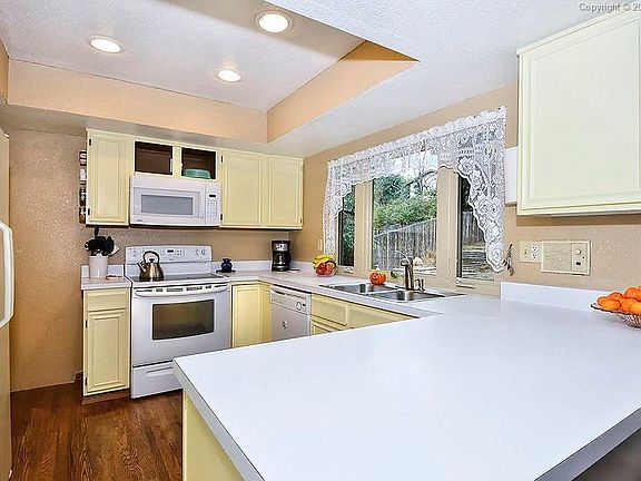 Bright Kitchen with Breakfast Bar