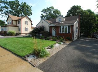 23 Lake Ave, Helmetta, NJ 08828