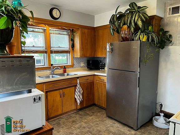 4th image of 1166 Smith Ave S