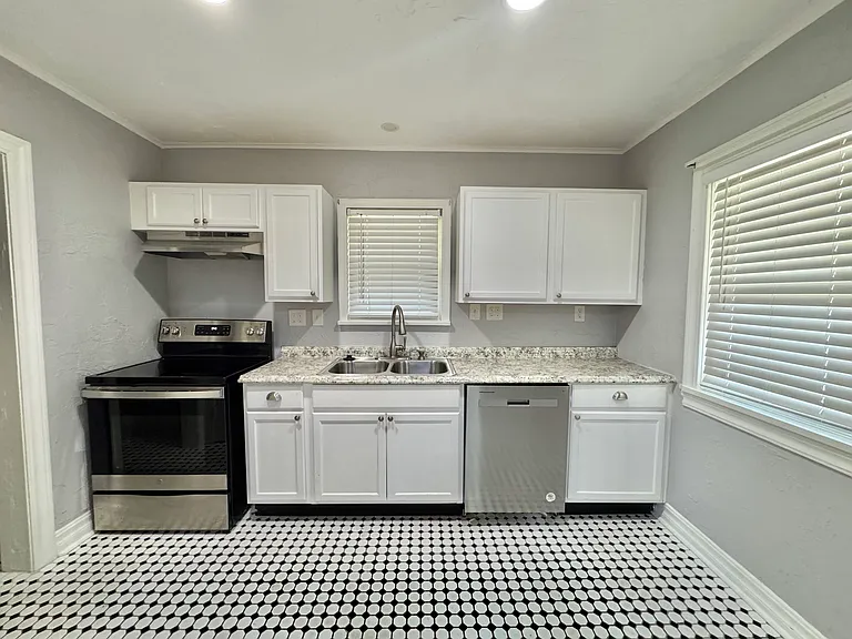 6005 NW 32nd St — Photo 26
