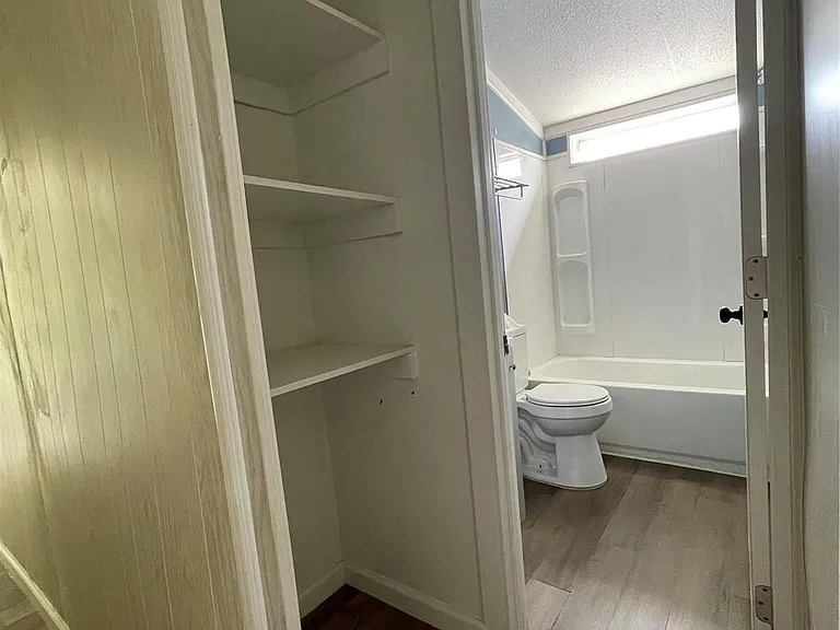 433 Capricorn Dr — Photo 24