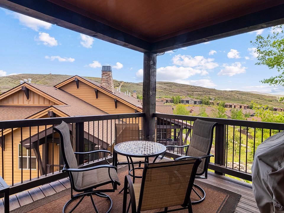 Balcony / View