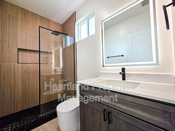 5th image of 3350 Lockwood Dr Unit 2