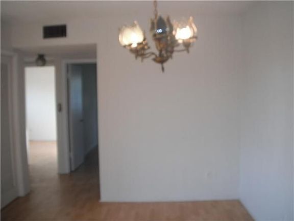 4th image of 50 NW 204th St APT 20