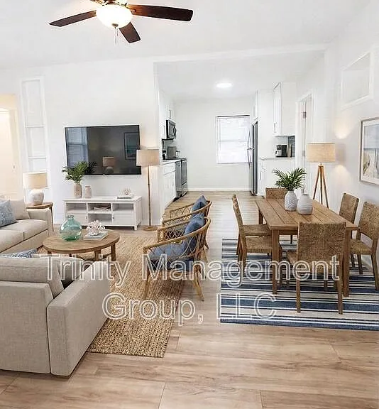 7131 Carlow St — Photo 5