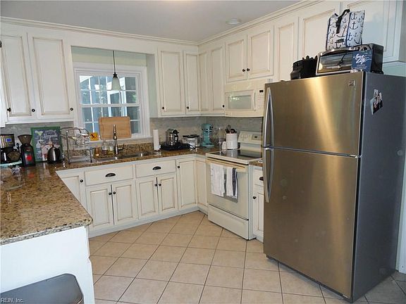 5th image of 800 Kings Lake Ct
