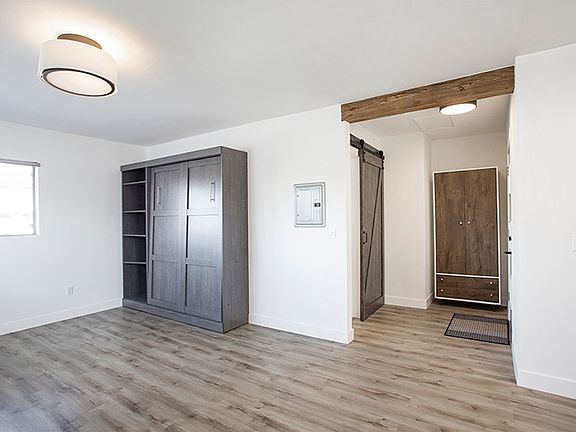 3rd image of 3518 Bellevue Ave APT 4