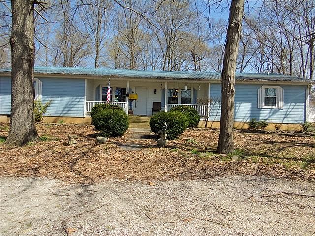 2nd image of 2541 Darnell Rd