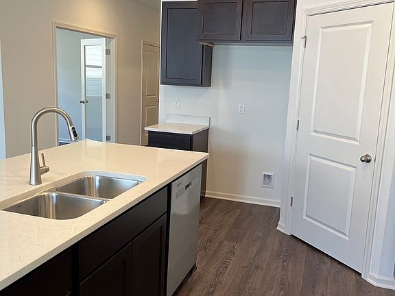4th image of 10470 Morse Pl