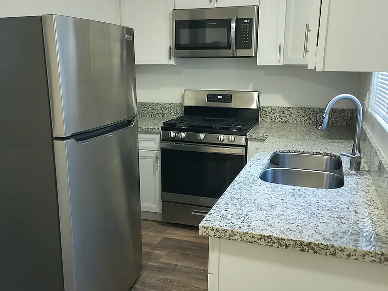 6235 Stanley Ave #7 — Photo 10