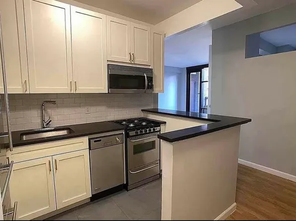 120 W 23rd St APT 3C, New York, NY 10011