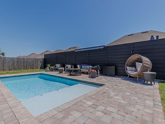 2nd image of 2037 Refuge Cir