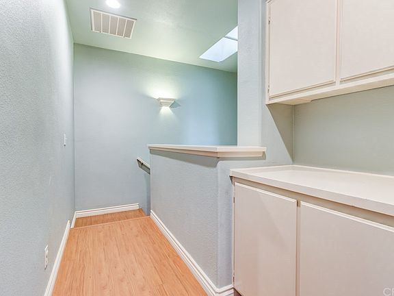 5th image of 1142 S Miramar Ave