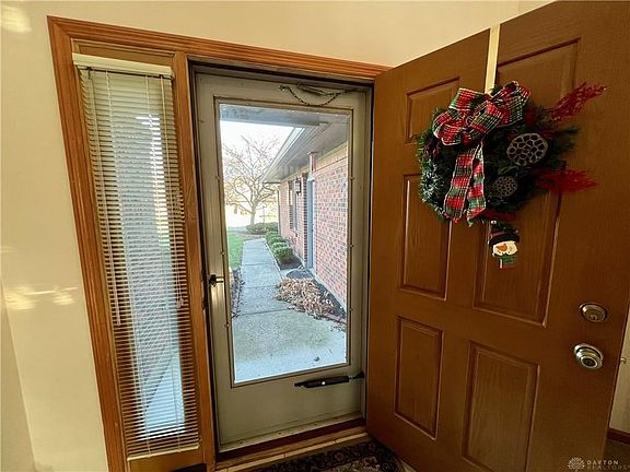 5th image of 355 Weathersfield Dr