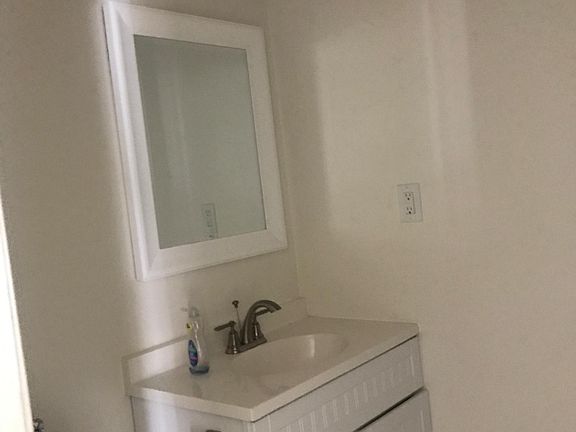 3rd image of 1411 N Fairfax Ave #15