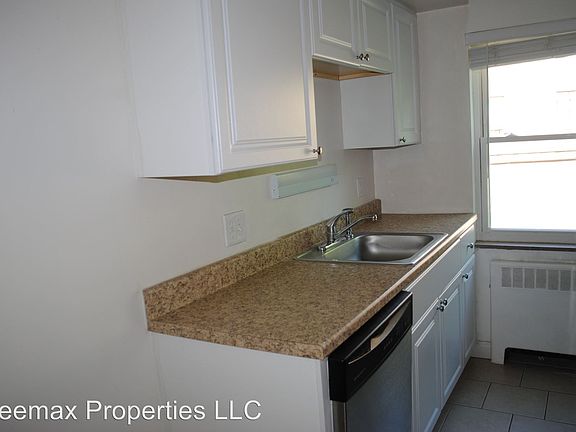 4th image of 2816 Astoria Ave APT 7