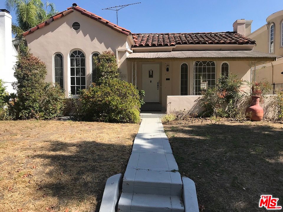 1st image of 128 S La Peer Dr