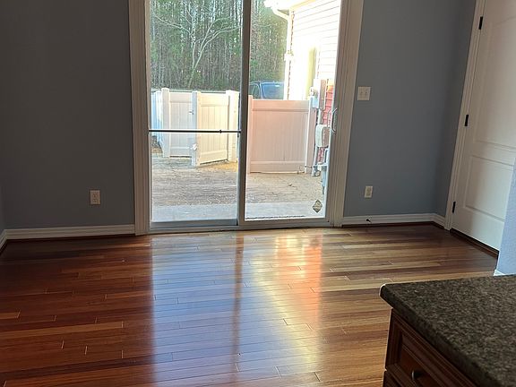 4th image of 2361 Nottoway Ln