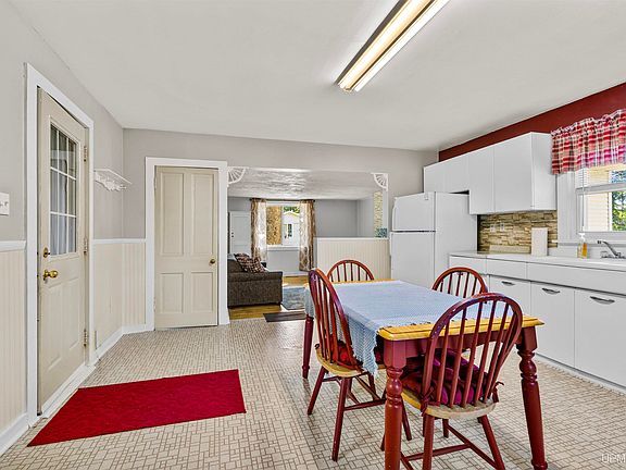 3rd image of 341 Central St