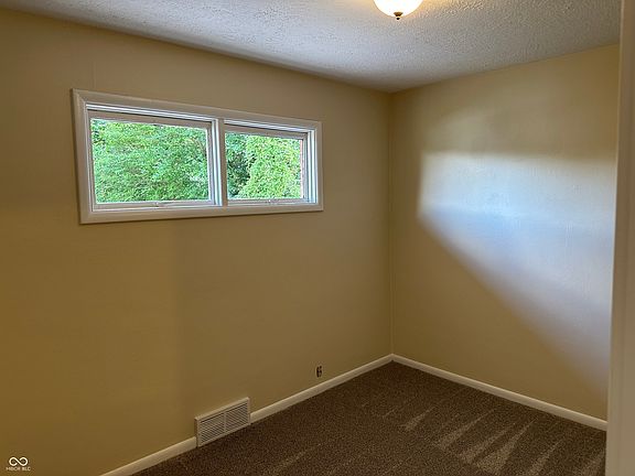5th image of 427 W Mill St