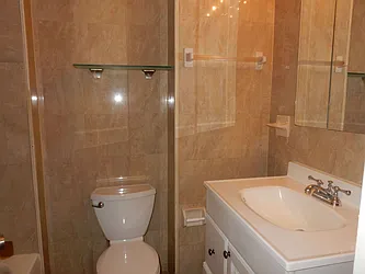 Rented by Aimee Grodanz, LREB