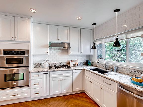 3rd image of 365 Rosecrans St