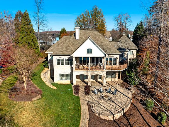 3rd image of 85 Pine Bay Dr